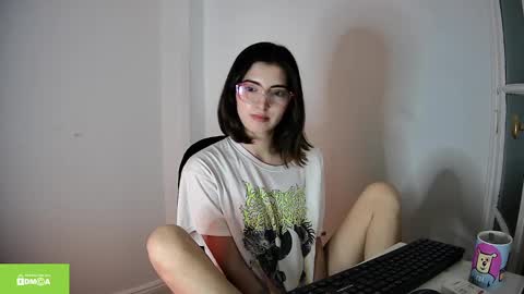 Snapshot of slimbaby69 chatting on 12/18/24, 12:32 Ivi online show from 12/18/24, 12:32