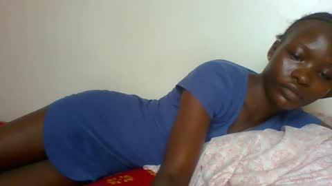 Snapshot of slimdiva chatting on 10/01/25, 07:36 slimdiva online show from 10/01/25, 07:36