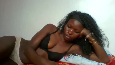 Snapshot of slimdiva chatting on 10/06/25, 06:33 slimdiva online show from 10/06/25, 06:33