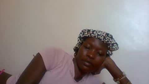 Snapshot of slimdiva chatting on 10/13/25, 09:42 slimdiva online show from 10/13/25, 09:42
