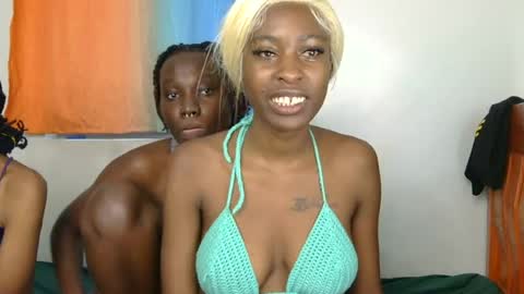 Snapshot of slimdoll2 chatting on 06/19/26, 01:04 slimdoll2 online show from 06/19/26, 01:04