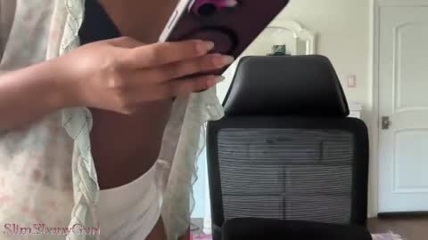 Snapshot of slimebonygurl chatting on 04/13/26, 02:22 slimebonygurl online show from 04/13/26, 02:22