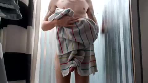 Snapshot of slimjpickin chatting on 01/12/25, 05:44 slimjpickin online show from 01/12/25, 05:44