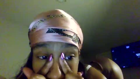 Snapshot of slimmmgooodiexoxo chatting on 12/19/24, 10:42 slimmmgooodiexoxo online show from 12/19/24, 10:42