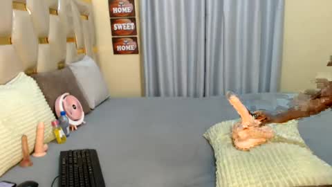 Snapshot of slimqueenbae chatting on 07/19/26, 12:09 slimqueenbae online show from 07/19/26, 12:09