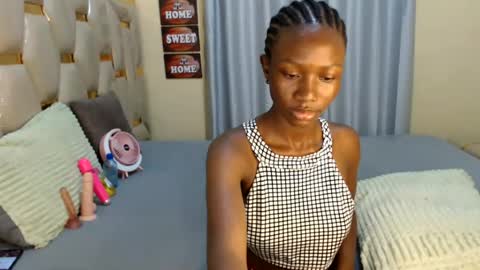 Snapshot of slimqueenbae chatting on 07/20/26, 05:55 slimqueenbae online show from 07/20/26, 05:55