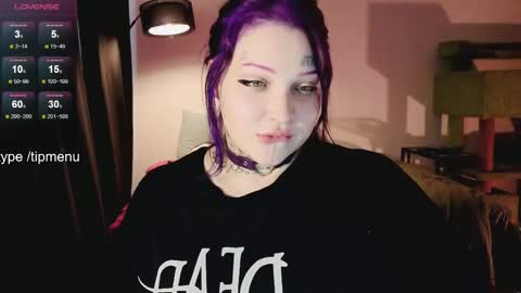 Snapshot of slobbergirl chatting on 04/16/26, 02:29 Kira Khanina online show from 04/16/26, 02:29