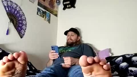 Snapshot of slobberycocklove chatting on 05/18/26, 04:51 Mr King Feet 69 online show from 05/18/26, 04:51