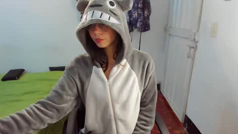 slone03 online show from 11/20/25, 07:57