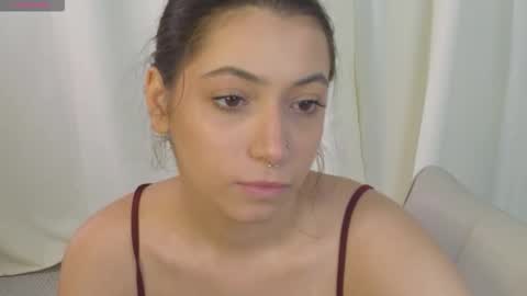 Emilia online show from 11/03/25, 12:17