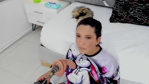 Snapshot of slut_milf_ chatting on 05/06/26, 07:19 slut_milf_ online show from 05/06/26, 07:19