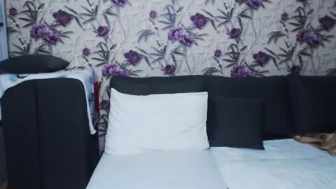 Snapshot of slutishmami chatting on 12/23/24, 05:49 slutihmami online show from 12/23/24, 05:49