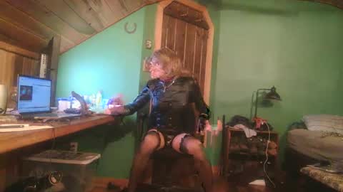 slutjennifertransxx online show from 10/08/25, 02:42