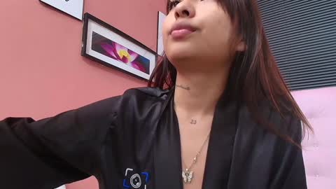 Snapshot of slutlittlecamila chatting on 12/12/24, 11:47 CAMILA  online show from 12/12/24, 11:47