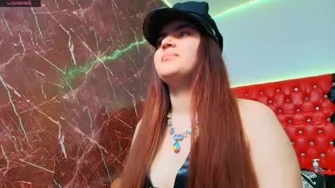 Snapshot of slutty_milf_bitch chatting on 06/06/26, 01:43 Ana online show from 06/06/26, 01:43