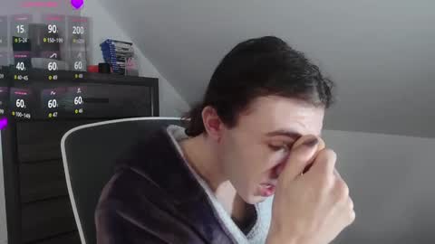 Snapshot of sluttyhorrorparty chatting on 11/24/25, 06:51 Natsu online show from 11/24/25, 06:51