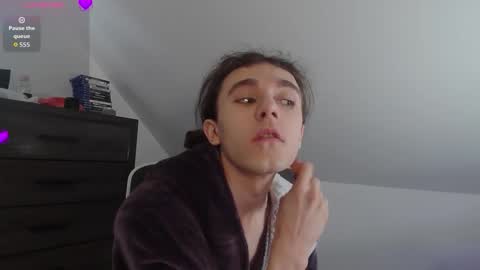 Snapshot of sluttyhorrorparty chatting on 01/12/26, 06:02 Natsu online show from 01/12/26, 06:02