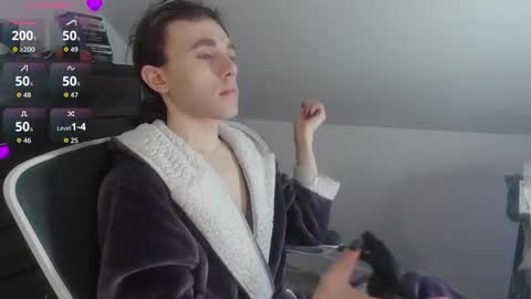 Snapshot of sluttyhorrorparty chatting on 02/18/26, 05:42 Natsu online show from 02/18/26, 05:42