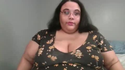 Snapshot of sluttyjess31 chatting on 04/28/26, 02:33 Jessica online show from 04/28/26, 02:33