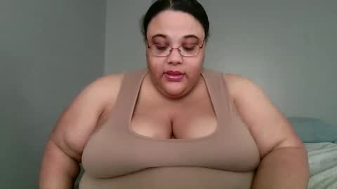 Snapshot of sluttyjess31 chatting on 05/12/26, 02:14 Jessica online show from 05/12/26, 02:14