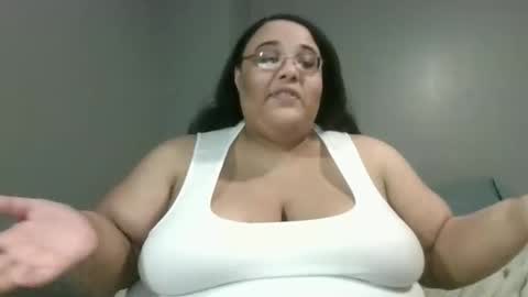 Snapshot of sluttyjess31 chatting on 05/17/26, 02:42 Jessica online show from 05/17/26, 02:42