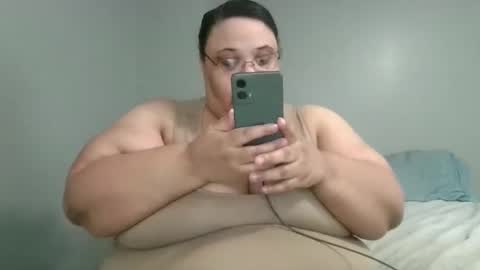 Snapshot of sluttyjess31 chatting on 05/23/26, 02:10 Jessica online show from 05/23/26, 02:10