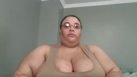 Snapshot of sluttyjess31 chatting on 05/26/26, 02:57 Jessica online show from 05/26/26, 02:57
