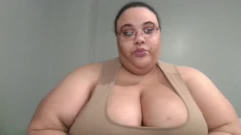 Snapshot of sluttyjess31 chatting on 05/27/26, 02:03 Jessica online show from 05/27/26, 02:03