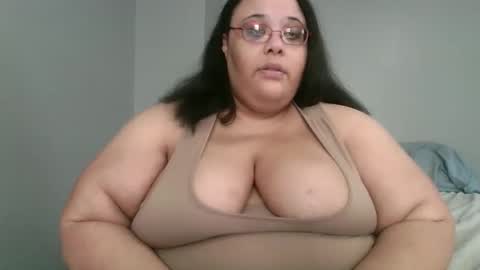 Snapshot of sluttyjess31 chatting on 06/03/26, 02:33 Jessica online show from 06/03/26, 02:33