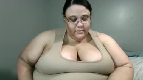 Snapshot of sluttyjess31 chatting on 06/04/26, 02:39 Jessica online show from 06/04/26, 02:39