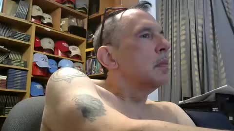 Snapshot of sluttyslave81 chatting on 11/06/25, 07:31 sluttyslave81 online show from 11/06/25, 07:31