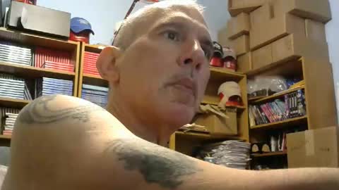 Snapshot of sluttyslave81 chatting on 04/27/26, 06:11 sluttyslave81 online show from 04/27/26, 06:11