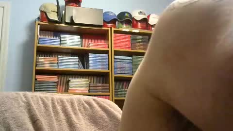 Snapshot of sluttyslave81 chatting on 04/29/26, 05:33 sluttyslave81 online show from 04/29/26, 05:33