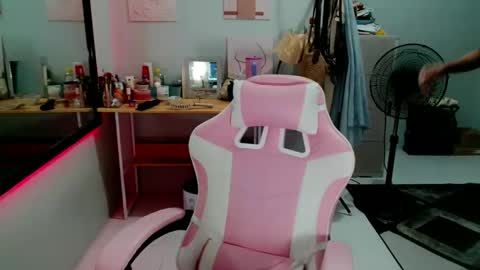 Dont forget to follow me give me thumbs upIm  a New  kataluna online show from 04/29/26, 01:59