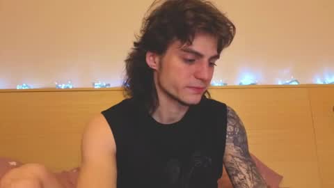 Gus online show from 04/19/26, 07:16