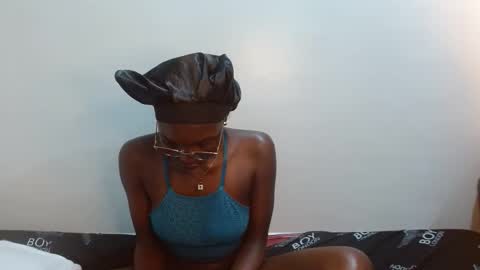 sly_rose online show from 11/12/25, 08:52