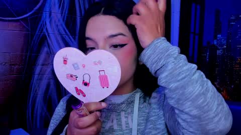 Snapshot of small__naughty chatting on 12/07/24, 01:18 Mariana Torres online show from 12/07/24, 01:18