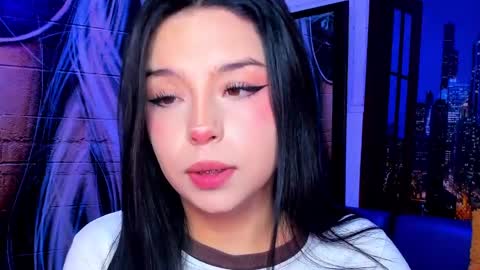 Snapshot of small__naughty chatting on 12/09/24, 02:06 Mariana Torres online show from 12/09/24, 02:06