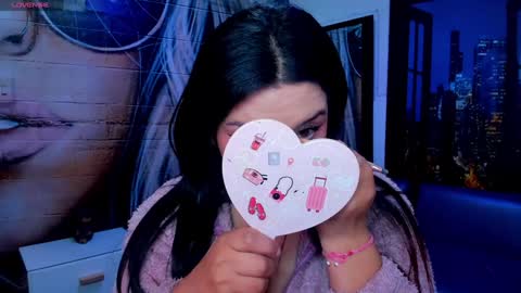 Snapshot of small__naughty chatting on 01/24/25, 02:19 Mariana Torres online show from 01/24/25, 02:19