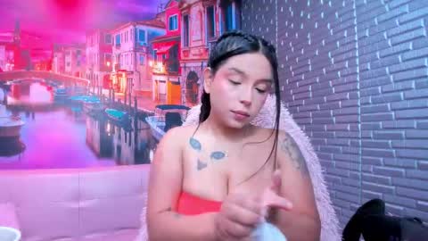 Snapshot of small__naughty chatting on 10/18/25, 02:07 Mariana Torres online show from 10/18/25, 02:07