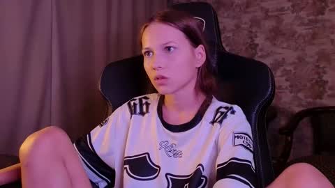 Emma online show from 09/17/25, 04:41