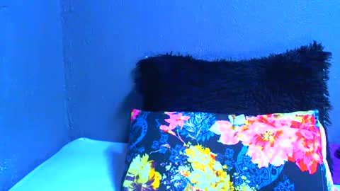 smallboobsxx online show from 07/04/26, 05:13