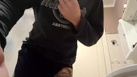 smallone8825 online show from 04/24/26, 04:59