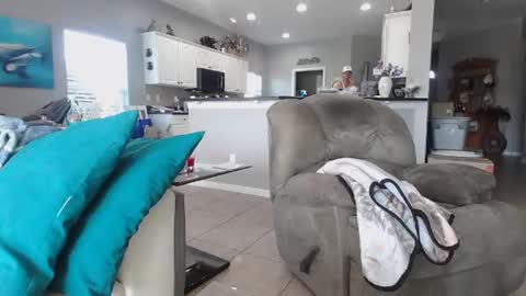 Daddy online show from 01/05/25, 02:30