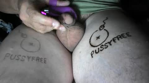Snapshot of smallpenismwm chatting on 06/02/26, 12:01 pussyfree4eva online show from 06/02/26, 12:01