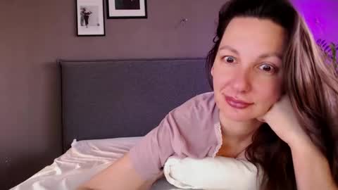 Snapshot of smalltittsbigsoul chatting on 02/15/25, 05:41 Anna no bbbbybybbabebyy just Anna. And dont call me mom please. online show from 02/15/25, 05:41