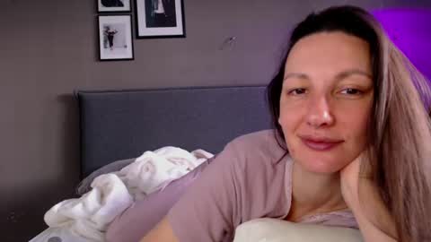 Snapshot of smalltittsbigsoul chatting on 02/20/25, 06:28 Anna no bbbbybybbabebyy just Anna. And dont call me mom please. online show from 02/20/25, 06:28