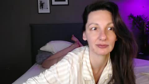 Snapshot of smalltittsbigsoul chatting on 03/03/25, 05:31 Anna no bbbbybybbabebyy just Anna. And dont call me mom please. online show from 03/03/25, 05:31