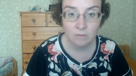 Snapshot of smart_rose chatting on 05/25/26, 03:34 smart_rose online show from 05/25/26, 03:34