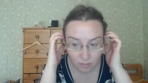 Snapshot of smart_rose chatting on 05/31/26, 02:57 smart_rose online show from 05/31/26, 02:57